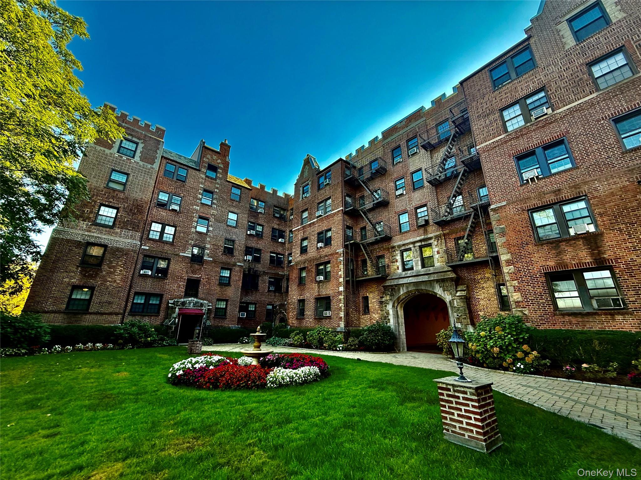 23 Old Mamaroneck Road # 2P, White Plains, NY 10605