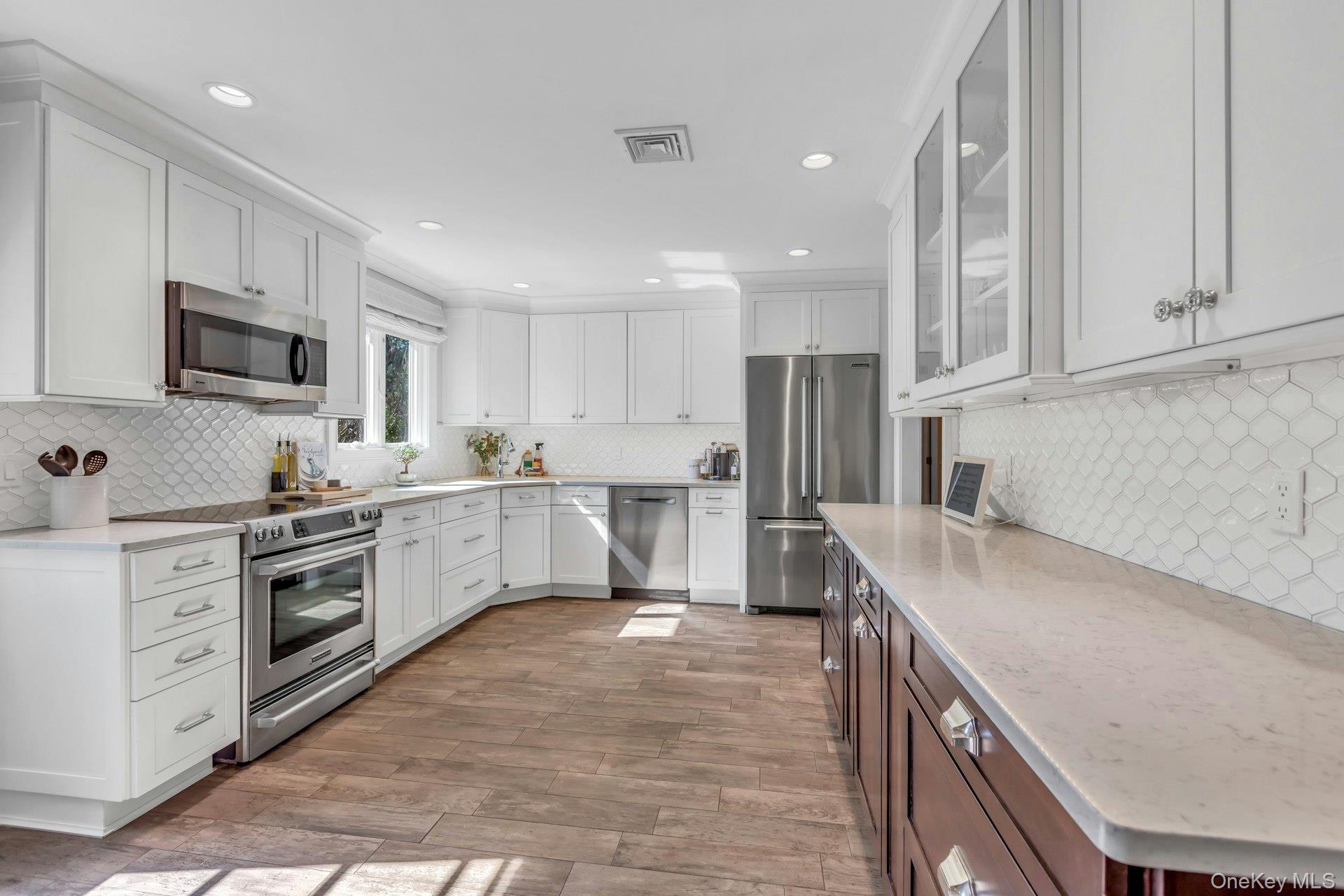 185 14th Avenue, Holtsville, NY 11742