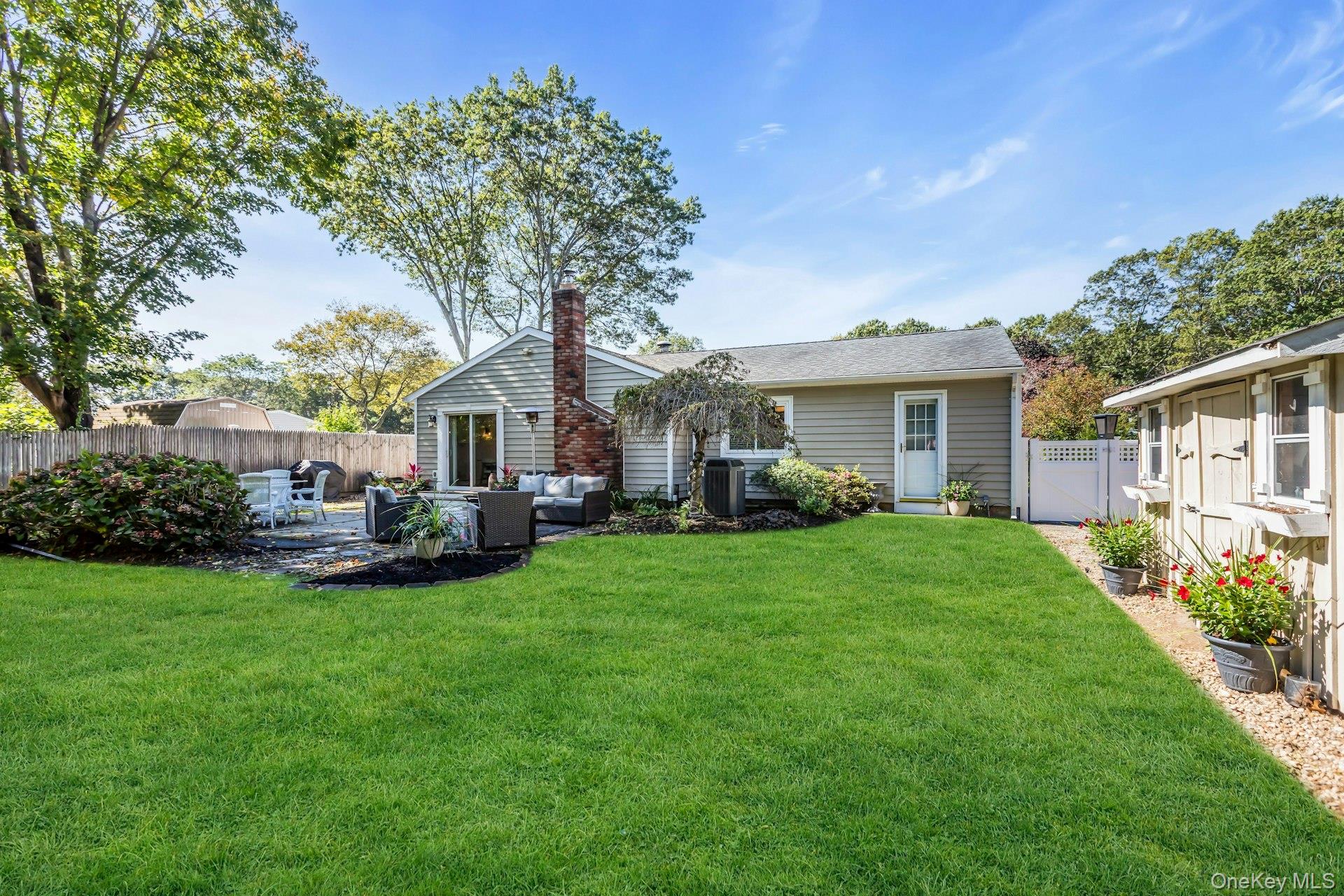 185 14th Avenue, Holtsville, NY 11742