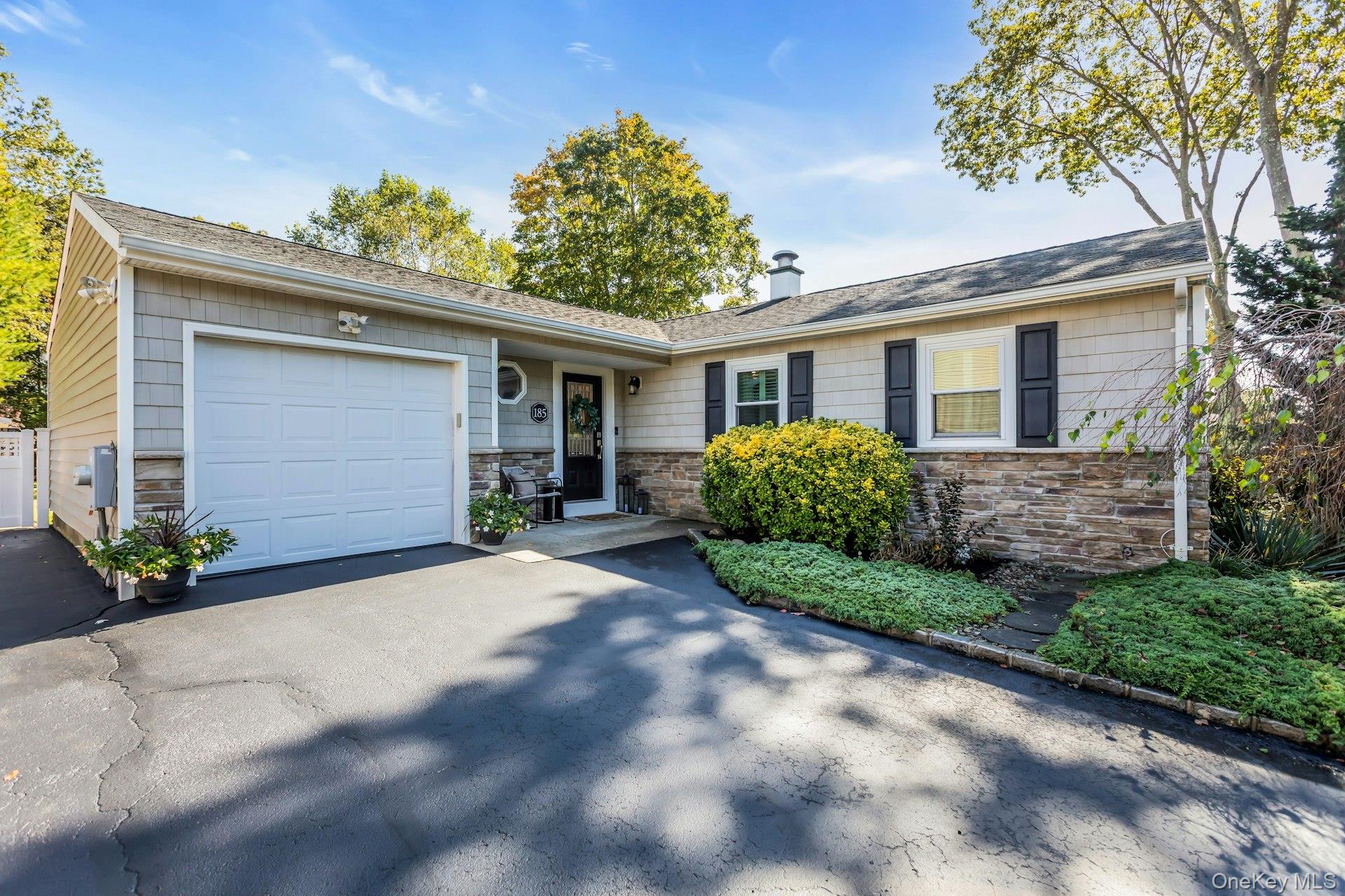 185 14th Avenue, Holtsville, NY 11742