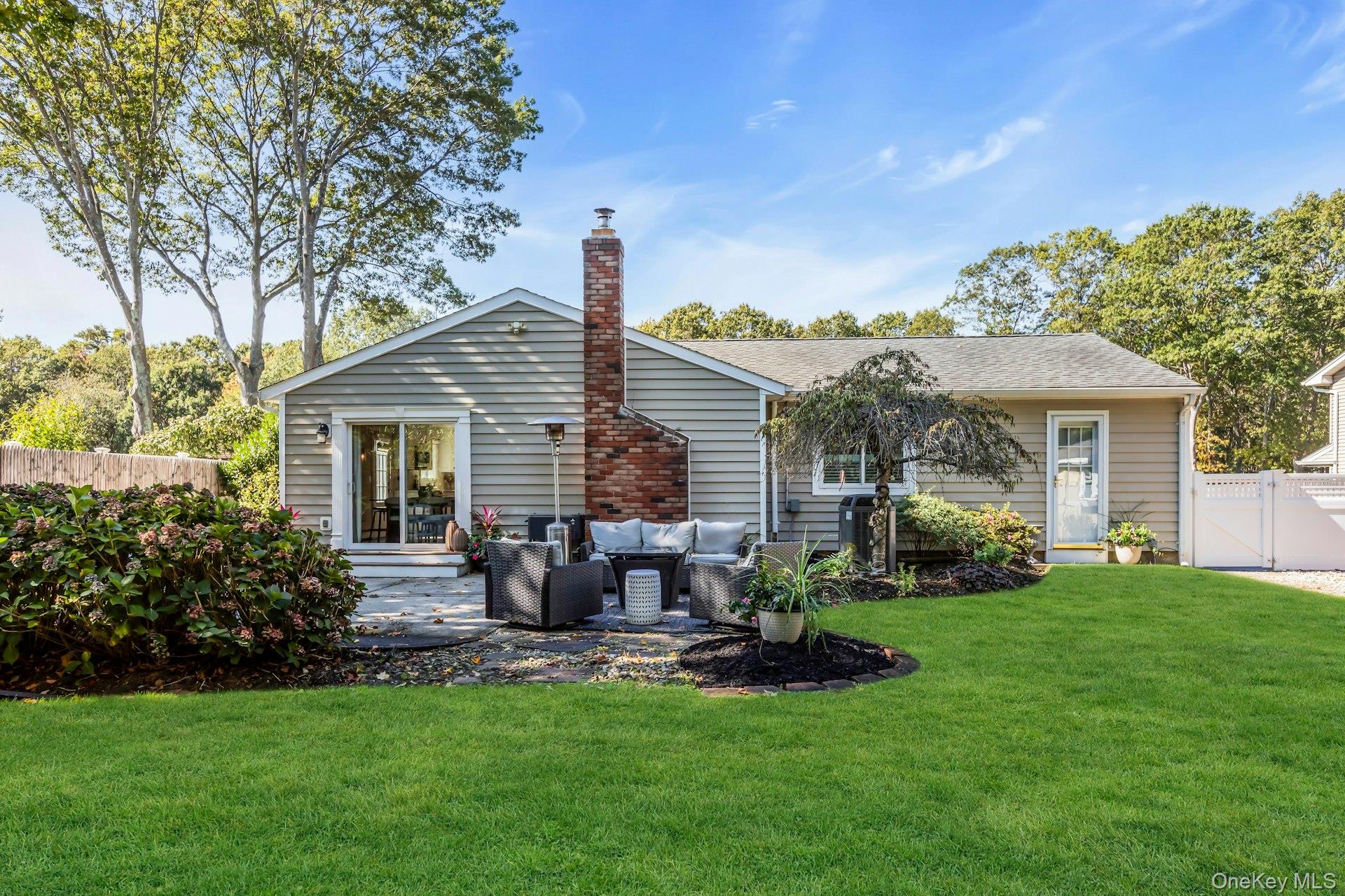 185 14th Avenue, Holtsville, NY 11742