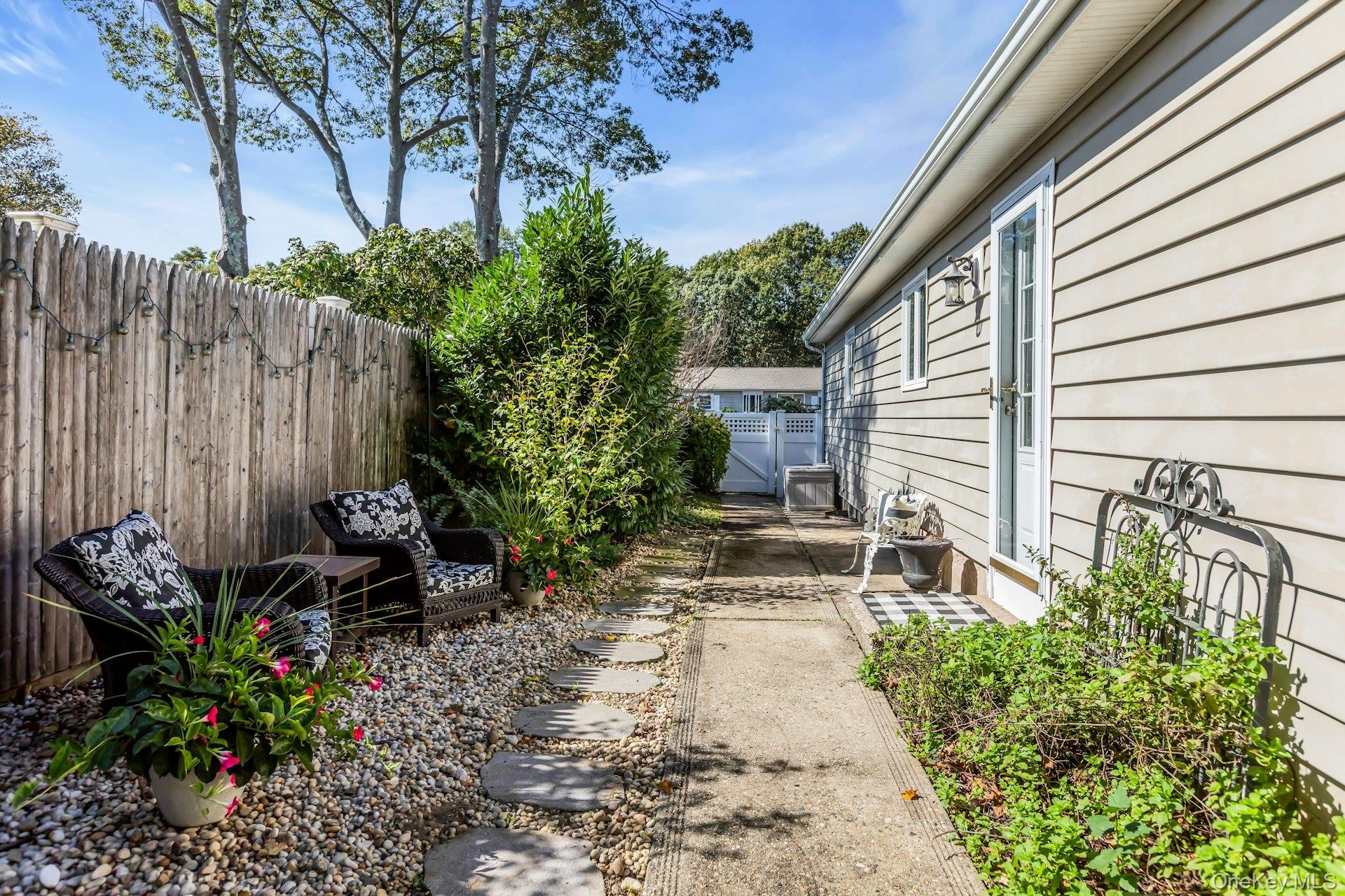 185 14th Avenue, Holtsville, NY 11742