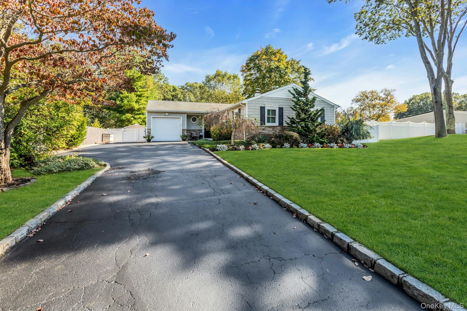 185 14th Avenue, Holtsville, NY 11742