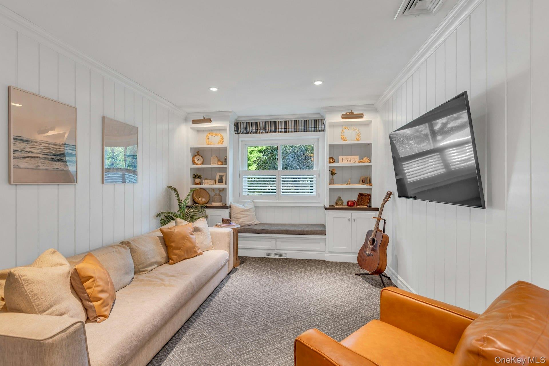 185 14th Avenue, Holtsville, NY 11742