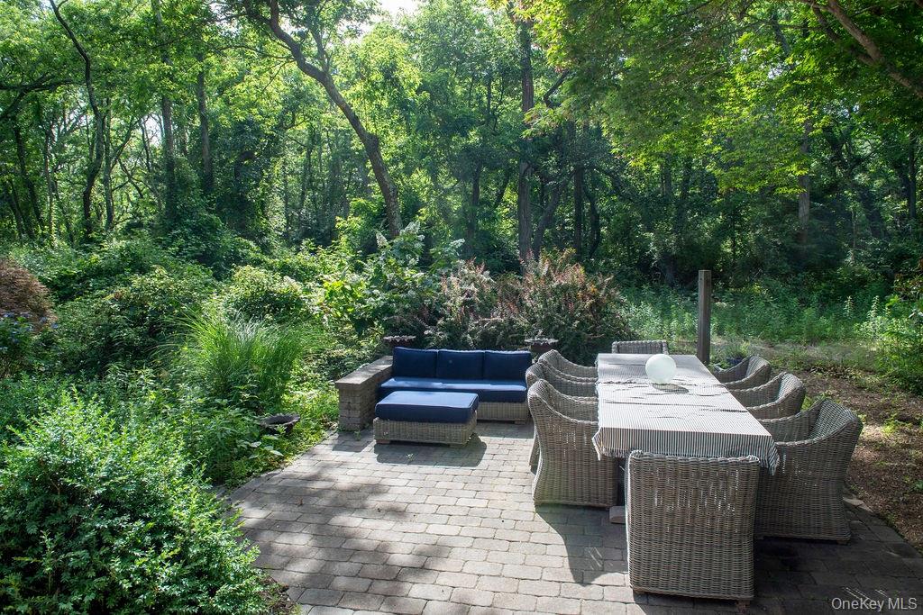 1045 Wagon Wheel Lane, Cutchogue, NY 11935