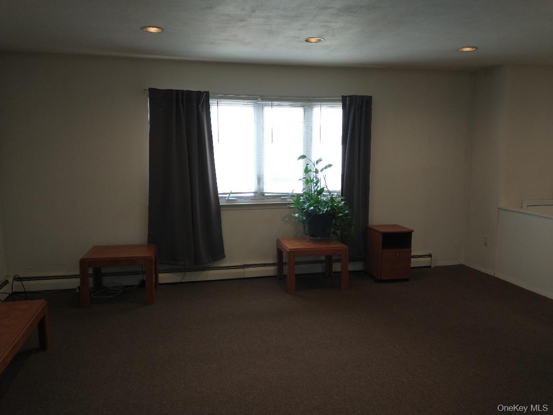 540 Oak Street, Copiague, NY 11726