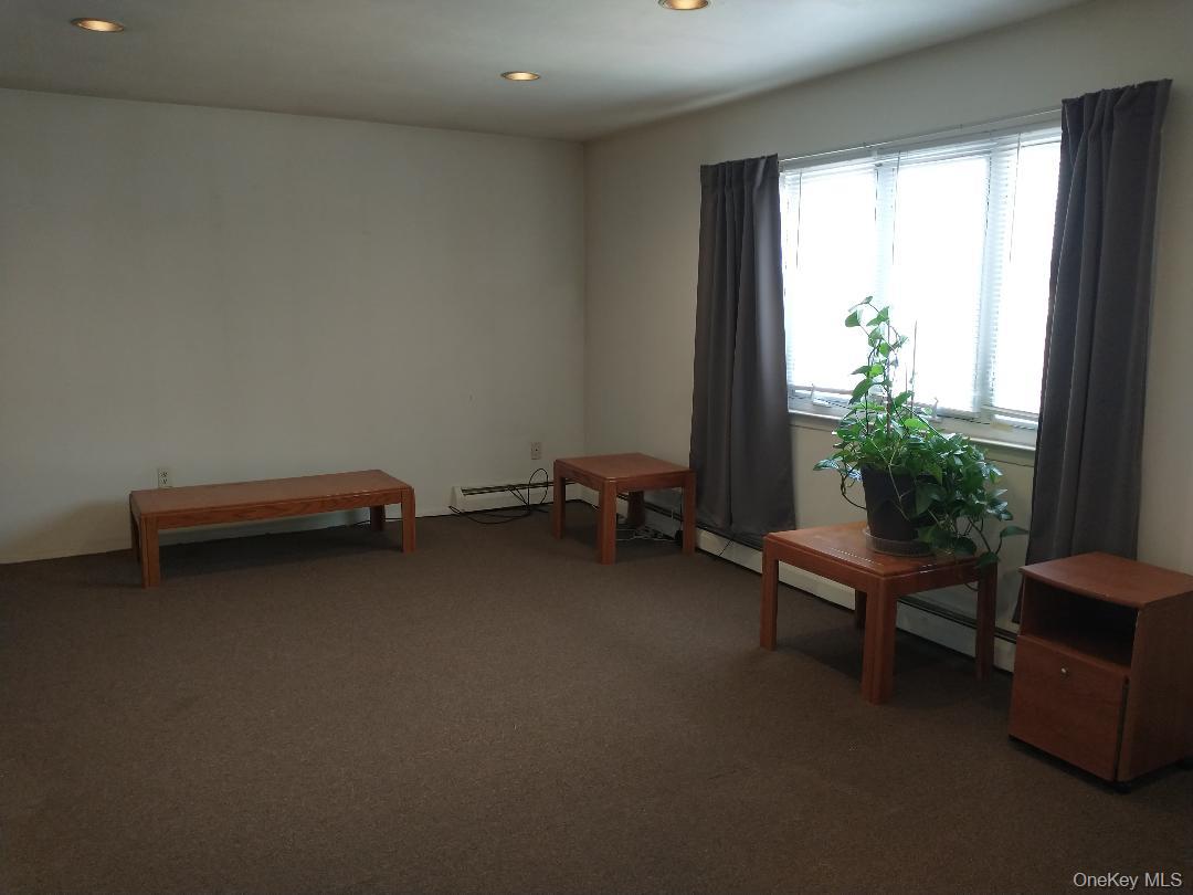 540 Oak Street, Copiague, NY 11726