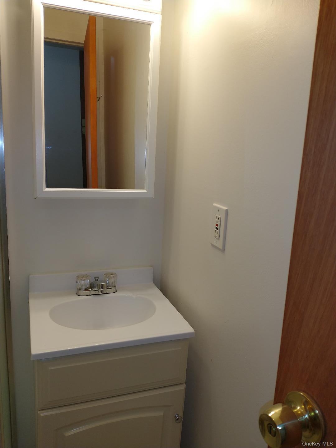 540 Oak Street, Copiague, NY 11726