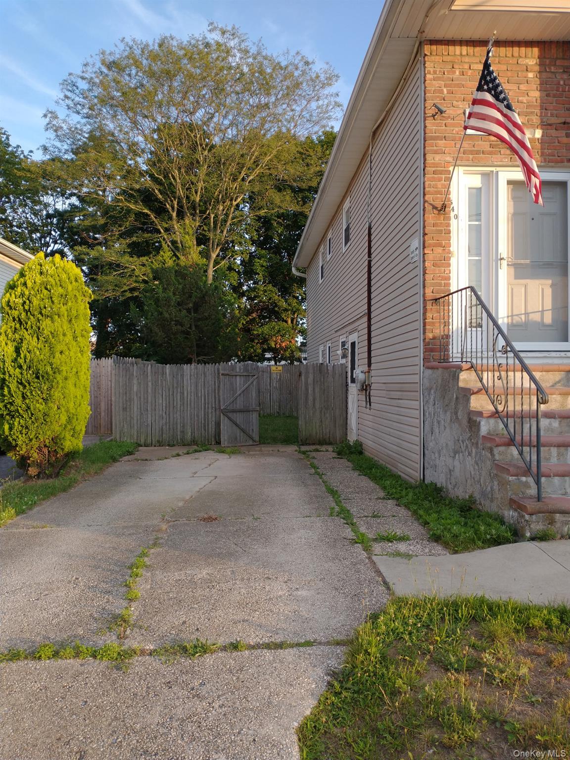 540 Oak Street, Copiague, NY 11726