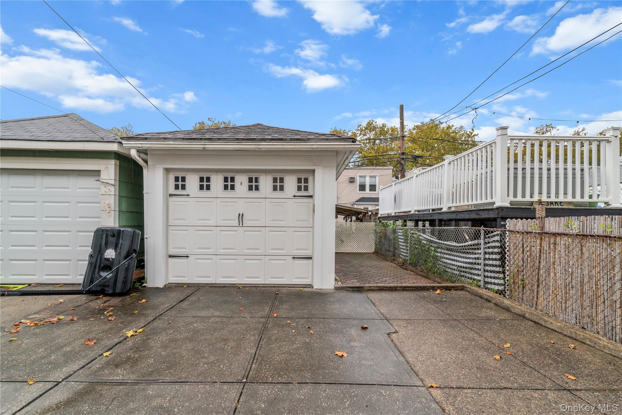 6924 67th Pl, Glendale, NY 11385