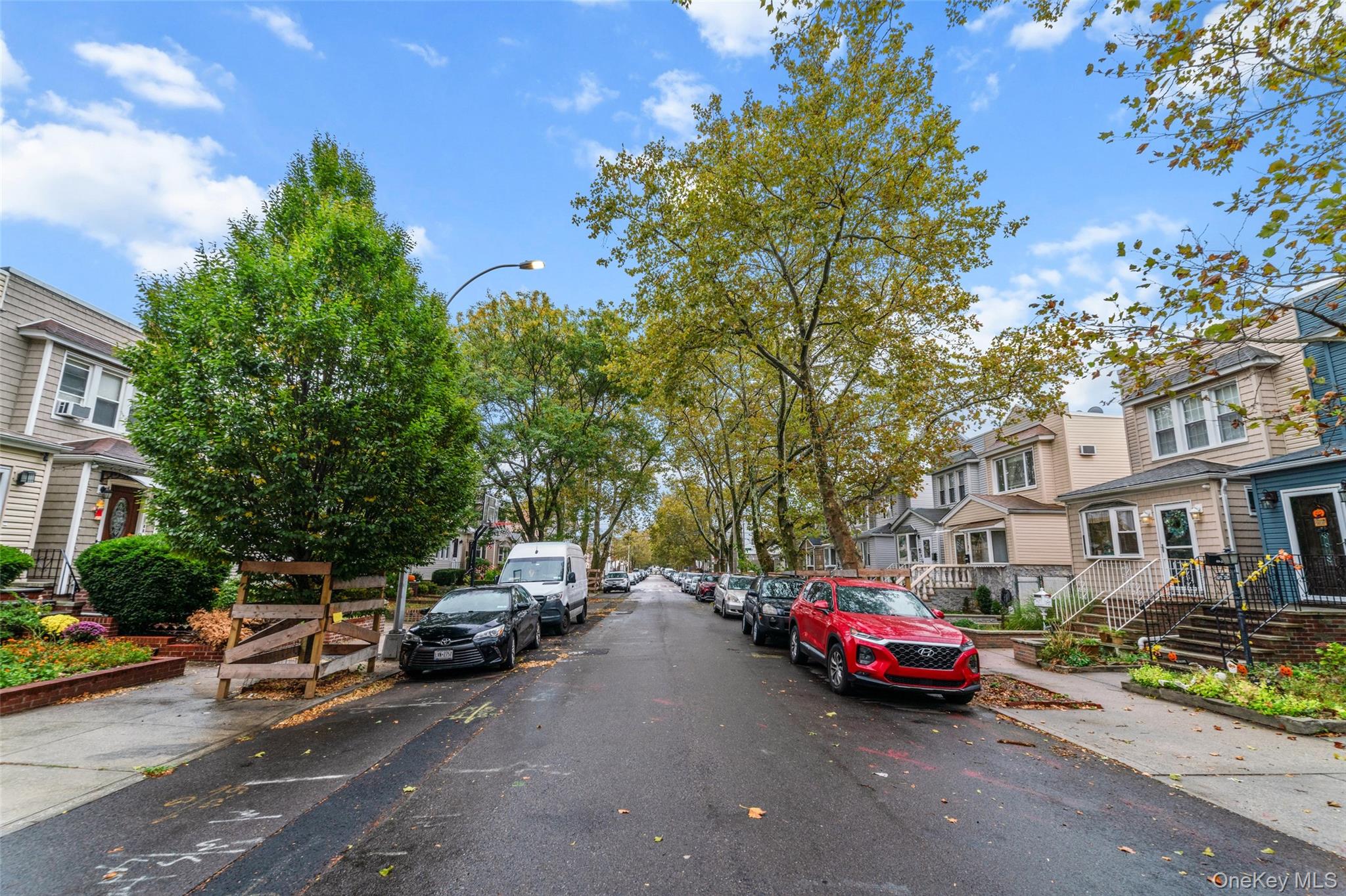 6924 67th Pl, Glendale, NY 11385