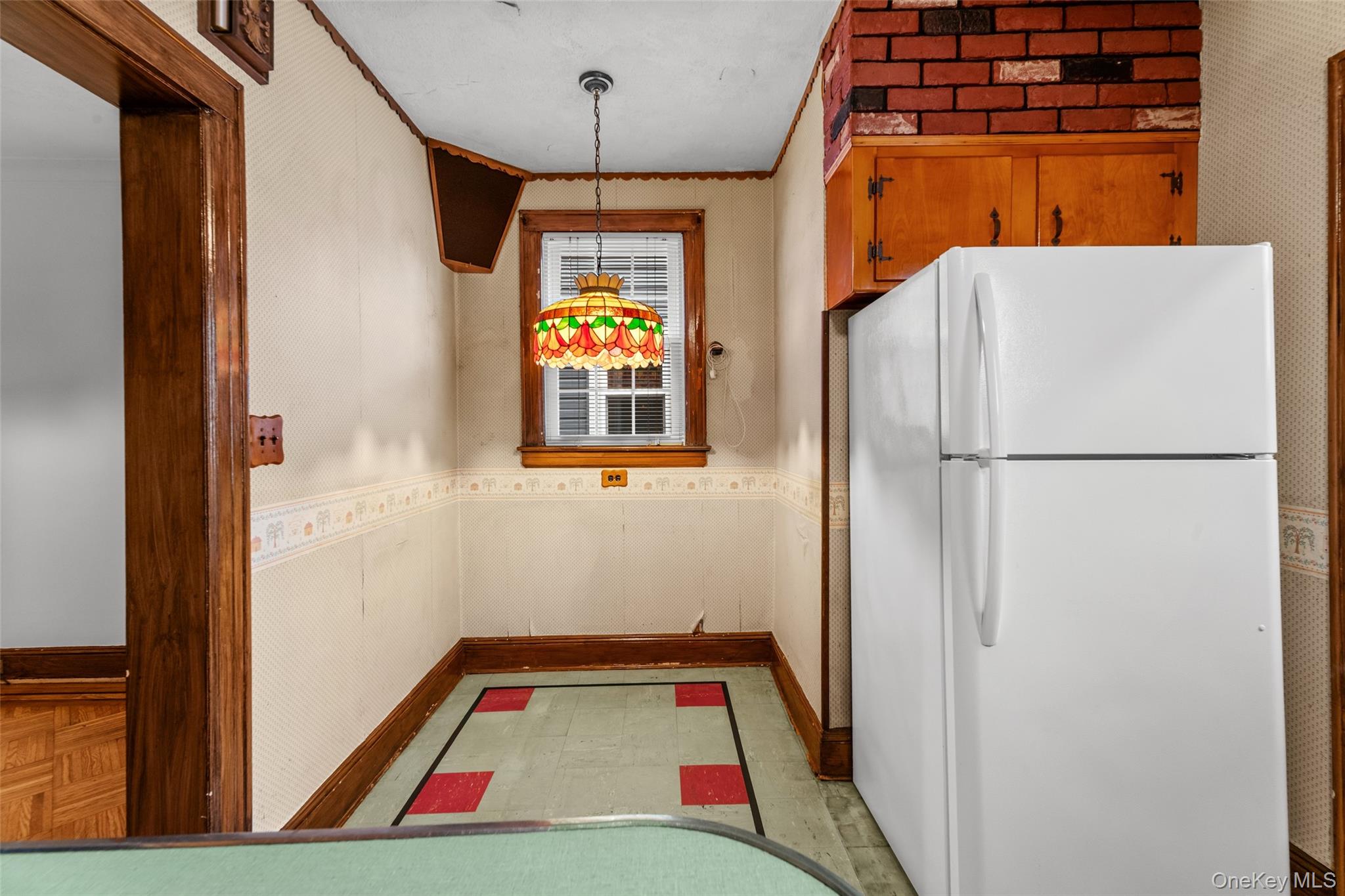 6924 67th Pl, Glendale, NY 11385