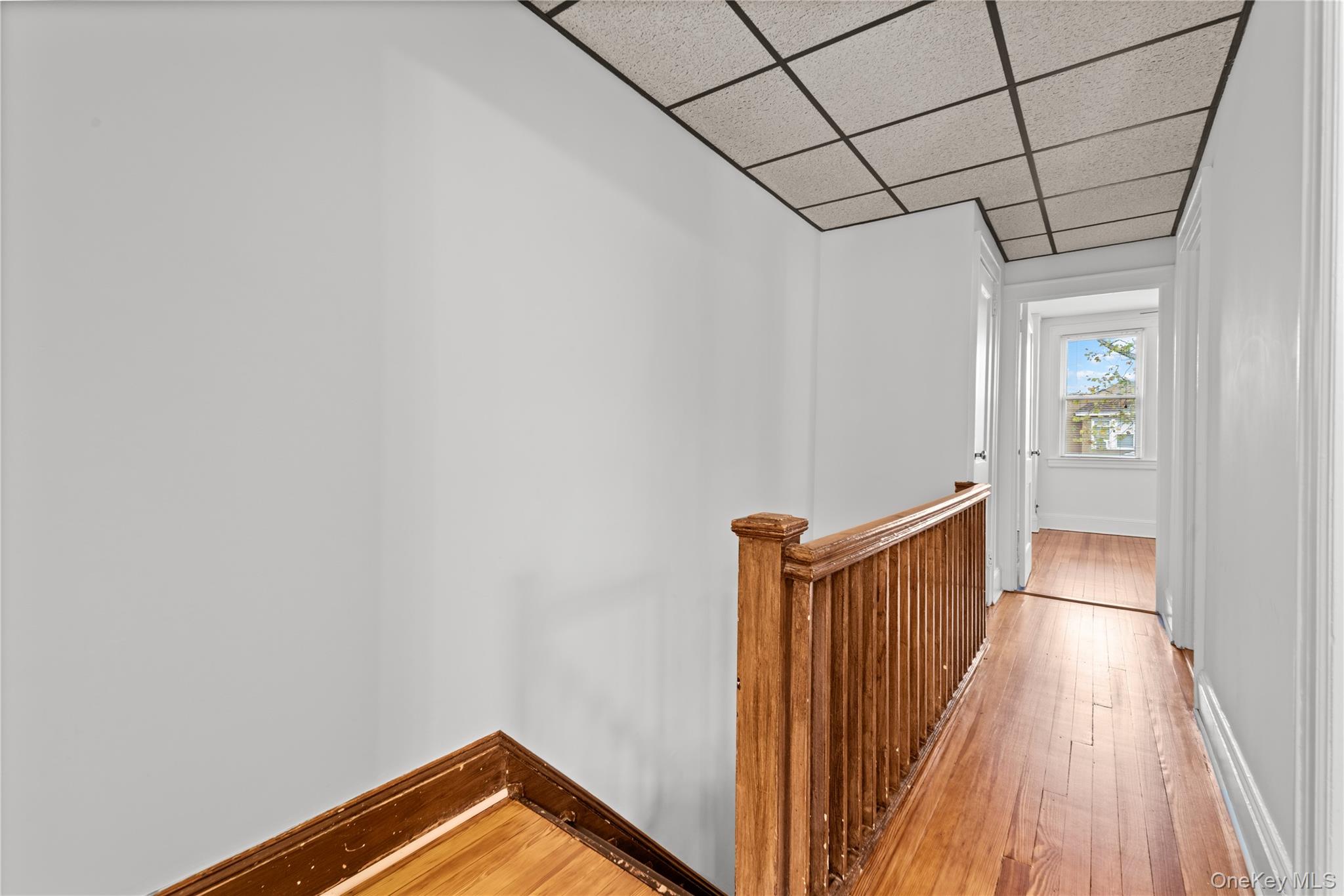 6924 67th Pl, Glendale, NY 11385