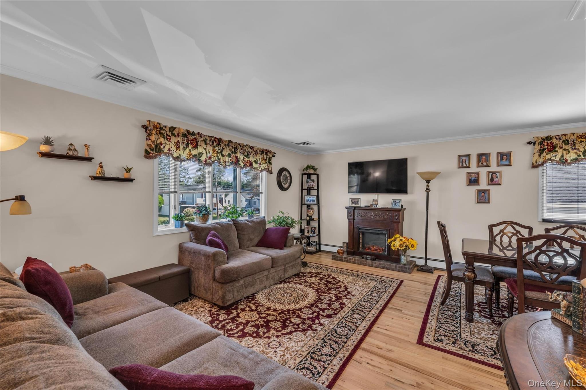 316 Vanderbilt Boulevard, Oakdale, NY 11769