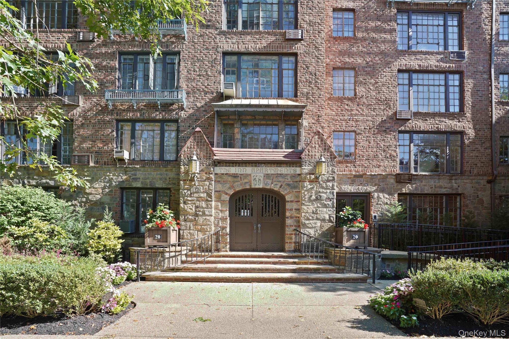 20 Continental Avenue # 1-G, Forest Hills, NY 11375