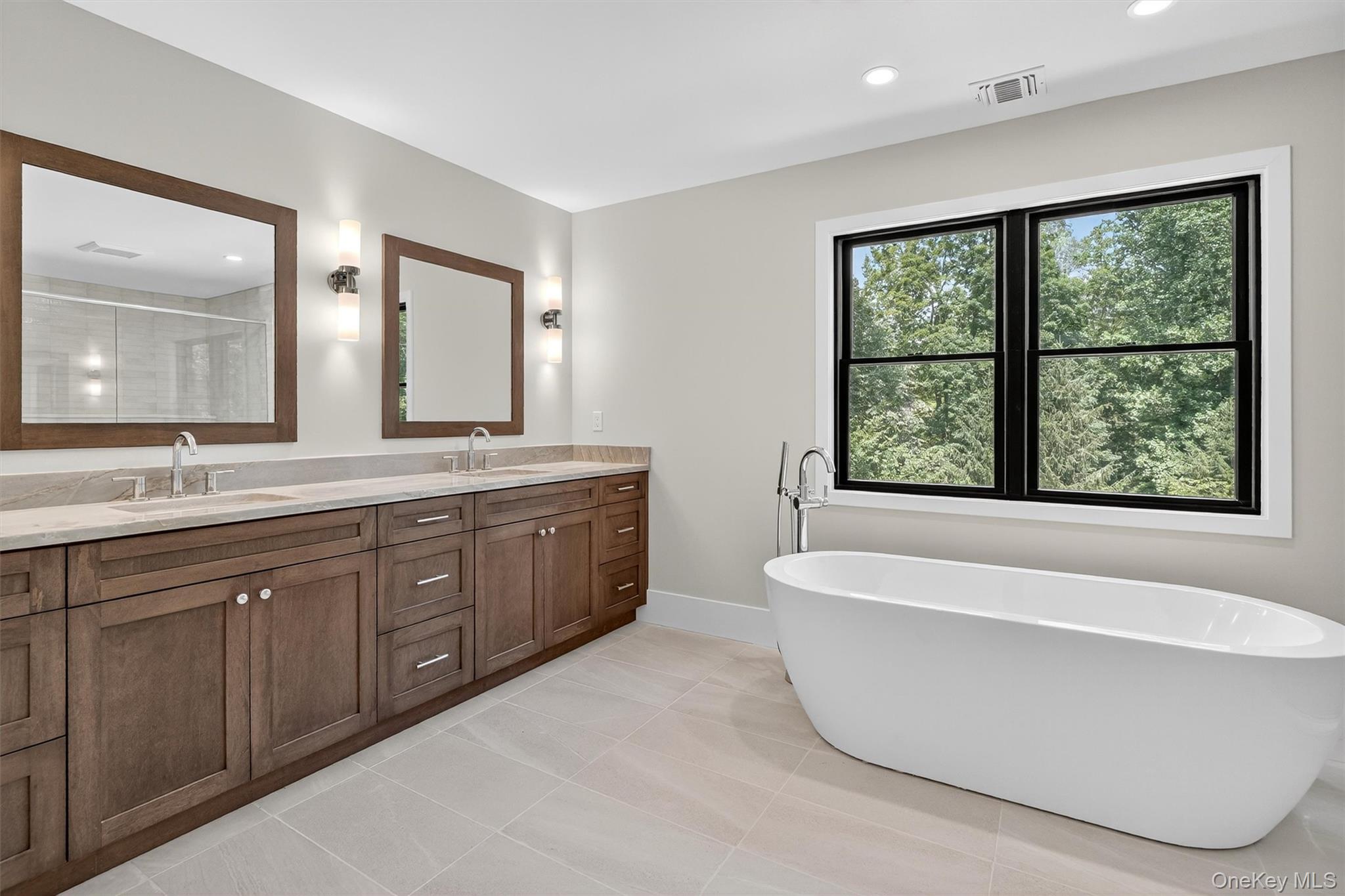 9 Flanders Lane, Cortlandt Manor, NY 10567