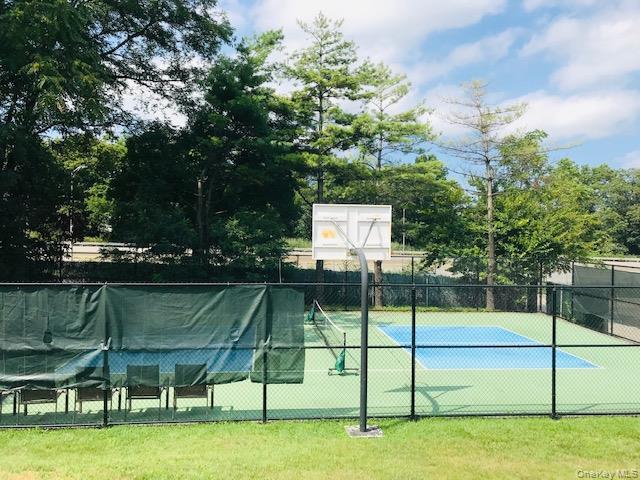 27110 Grand Central Parkway # 2E, Floral Park, NY 11005