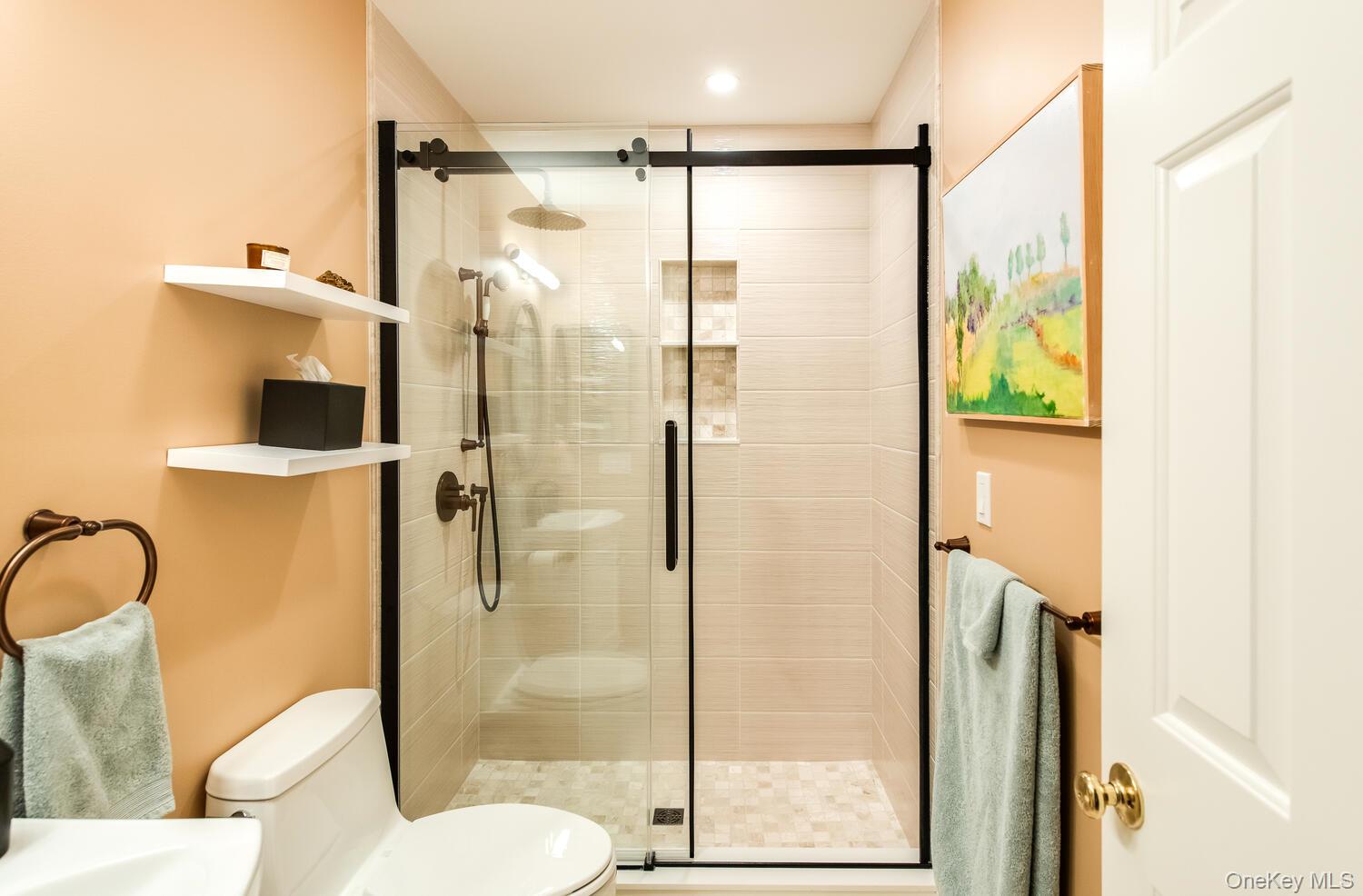 10 Glen View Drive, Red Hook, NY 12571