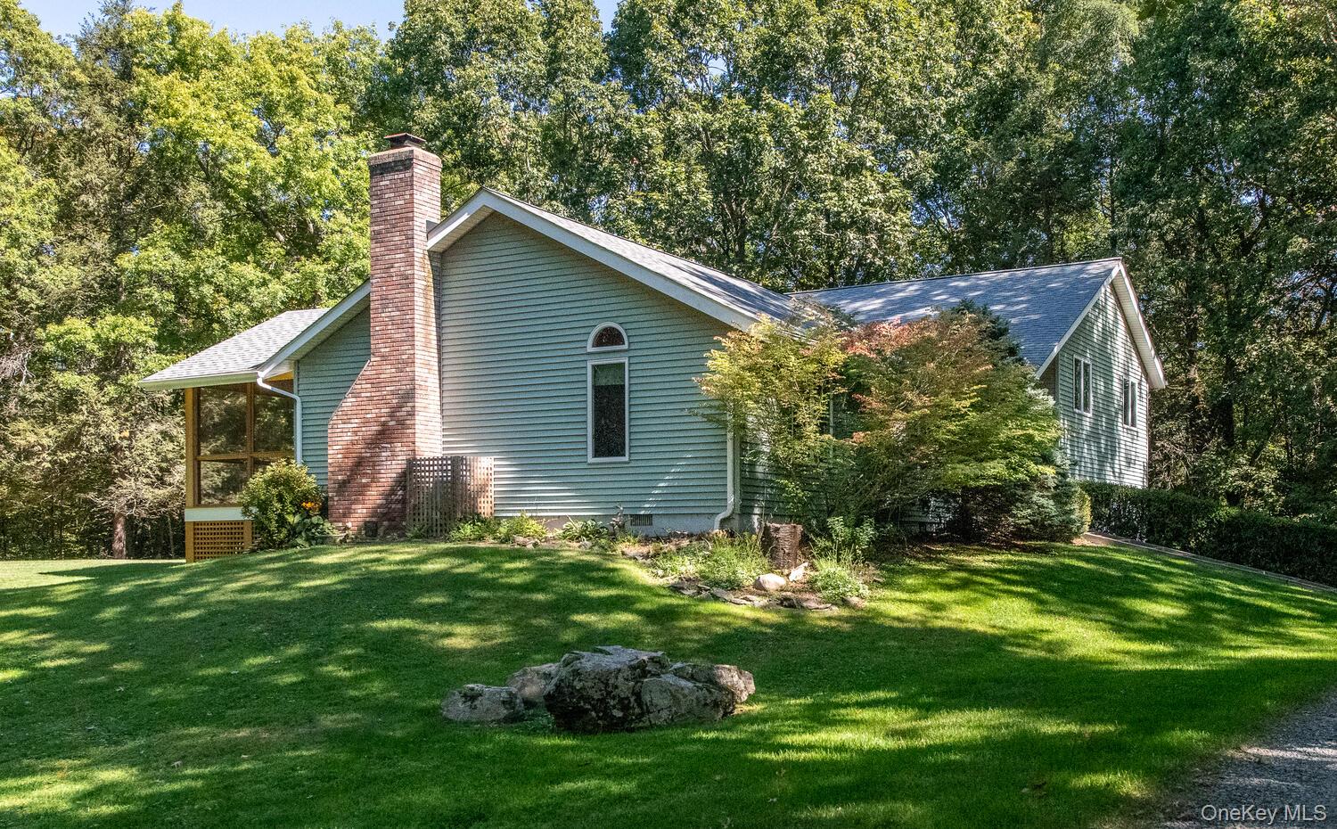 10 Glen View Drive, Red Hook, NY 12571