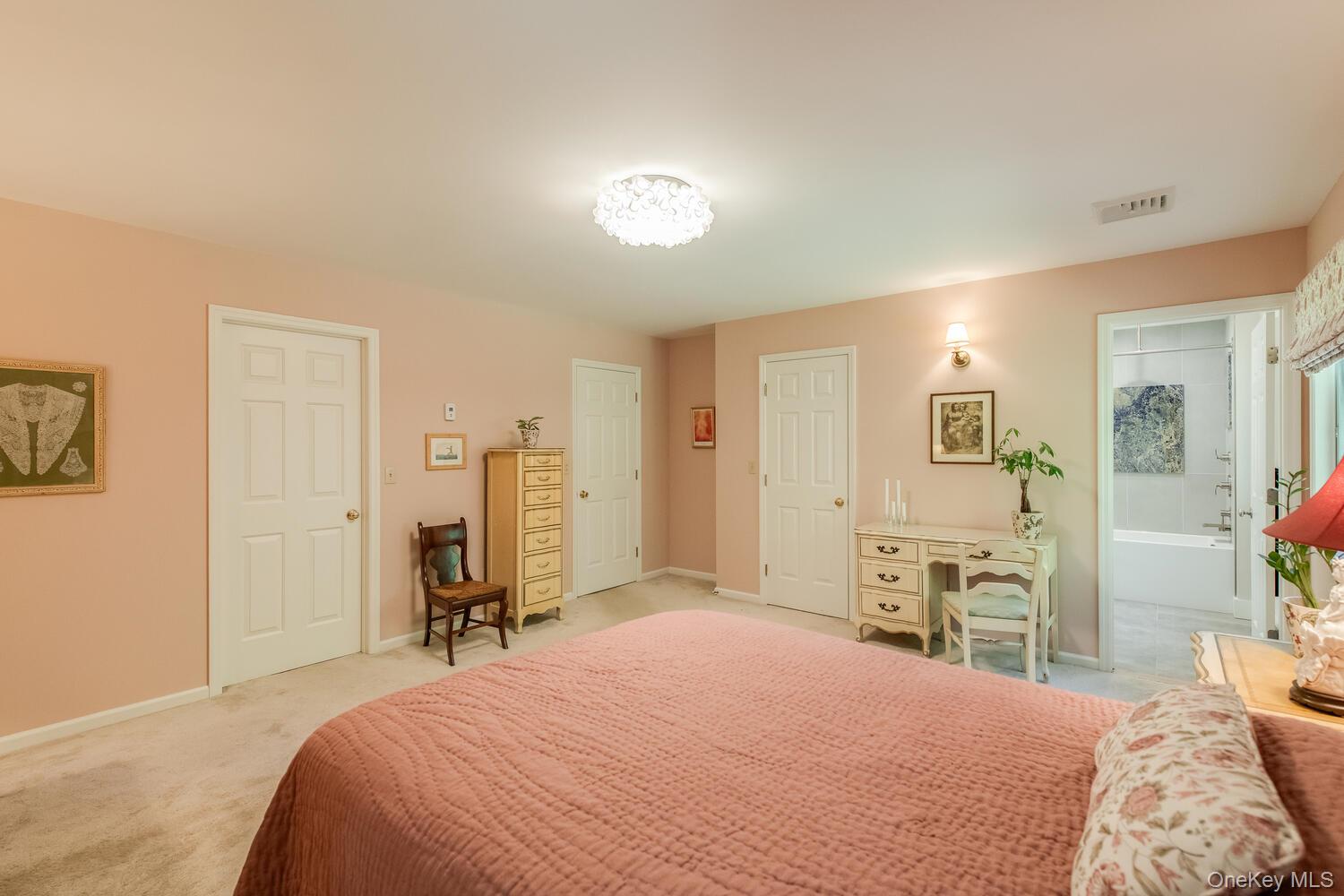 10 Glen View Drive, Red Hook, NY 12571