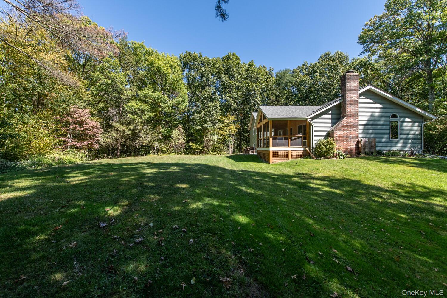 10 Glen View Drive, Red Hook, NY 12571