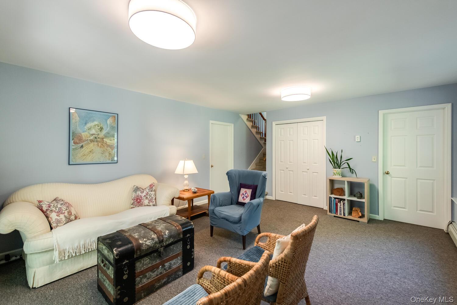 10 Glen View Drive, Red Hook, NY 12571