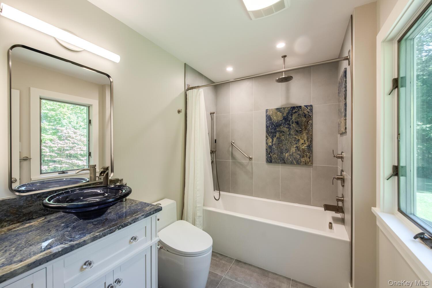 10 Glen View Drive, Red Hook, NY 12571