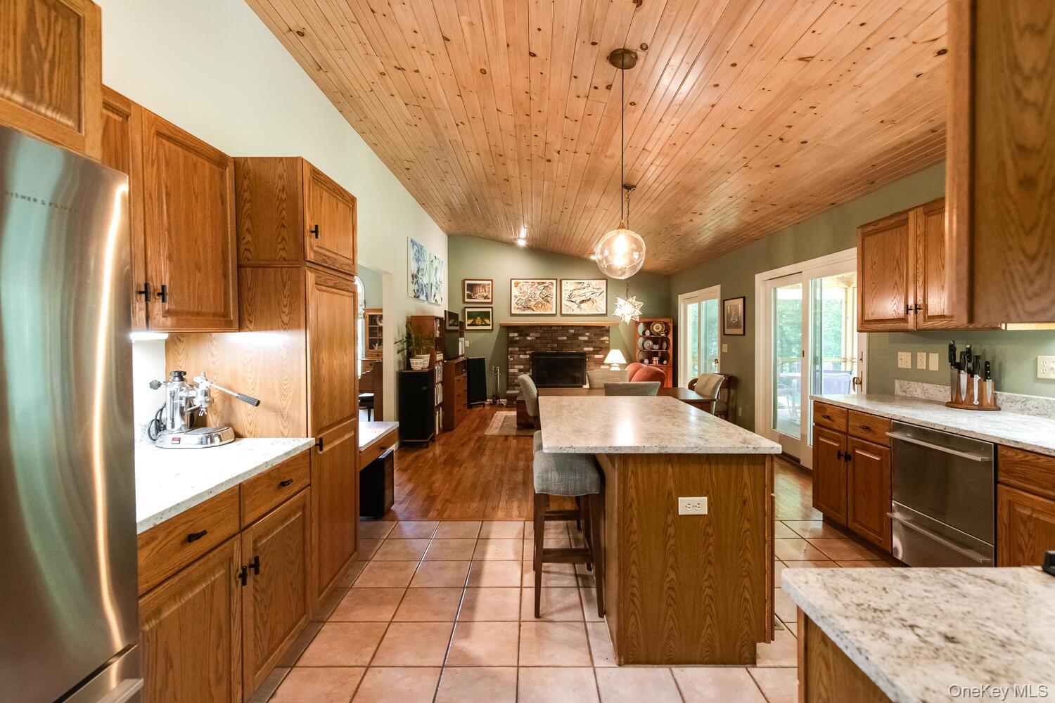 10 Glen View Drive, Red Hook, NY 12571