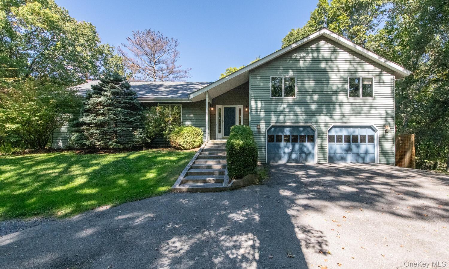 10 Glen View Drive, Red Hook, NY 12571