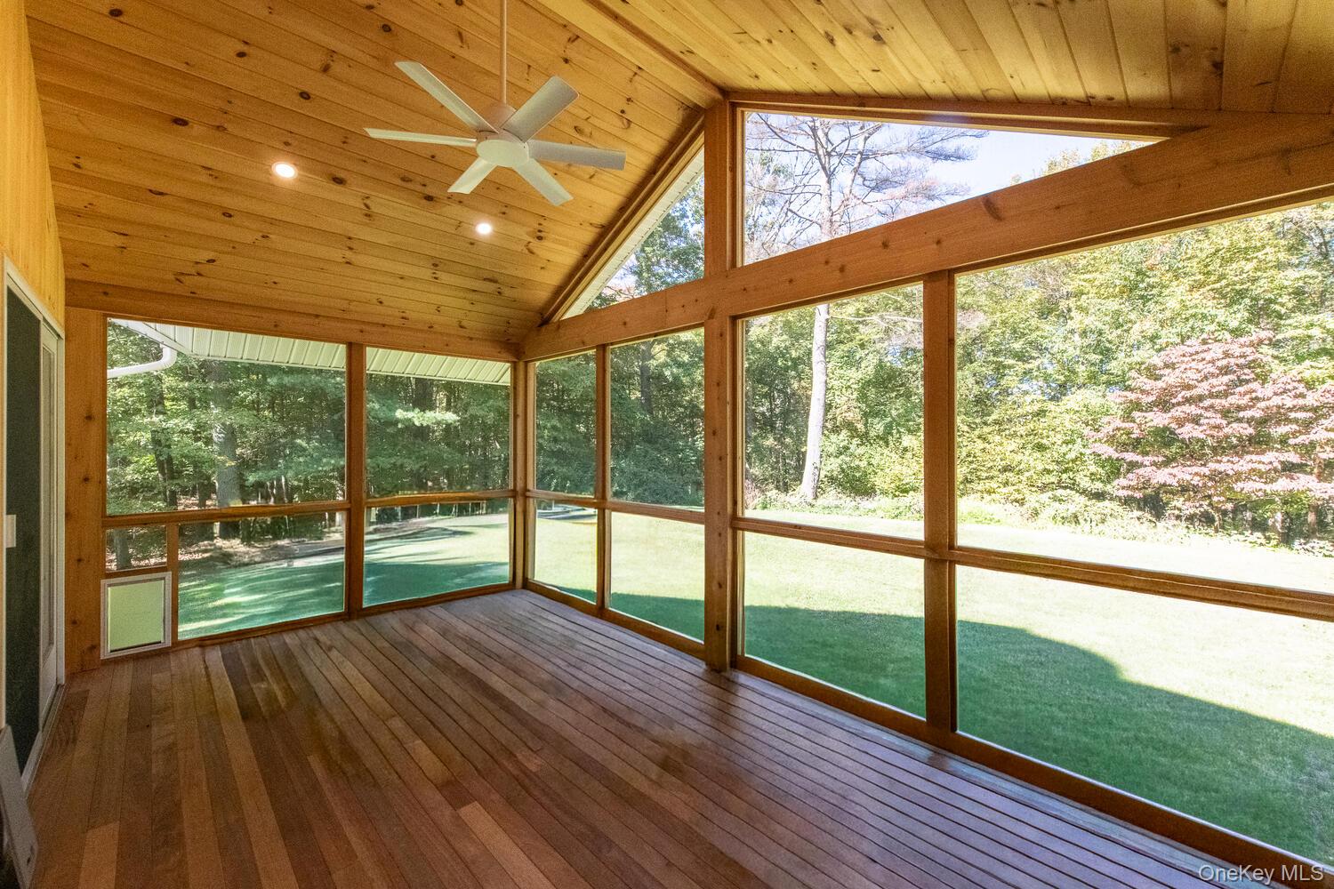 10 Glen View Drive, Red Hook, NY 12571