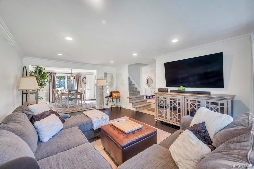 20 Peak Street, Ronkonkoma, NY 11779