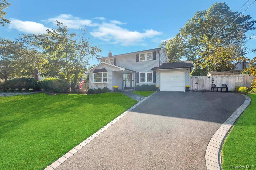 20 Peak Street, Ronkonkoma, NY 11779