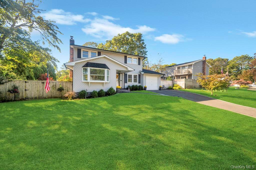 20 Peak Street, Ronkonkoma, NY 11779