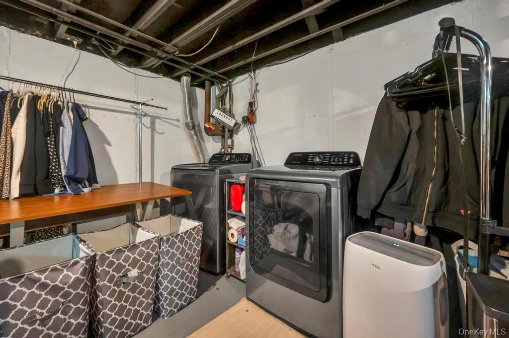 20 Peak Street, Ronkonkoma, NY 11779