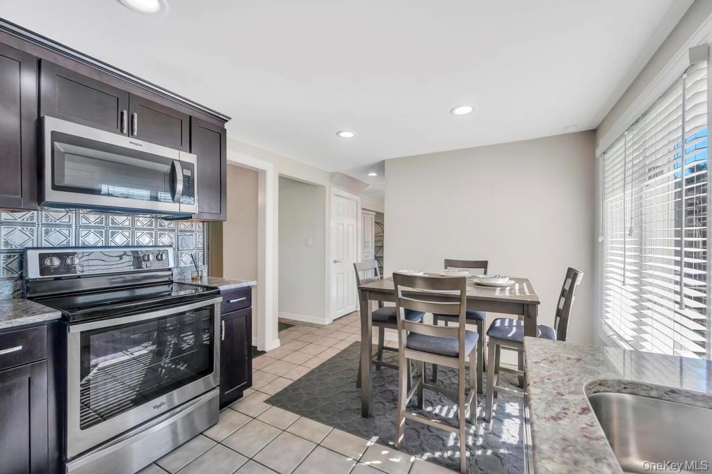 20 Peak Street, Ronkonkoma, NY 11779