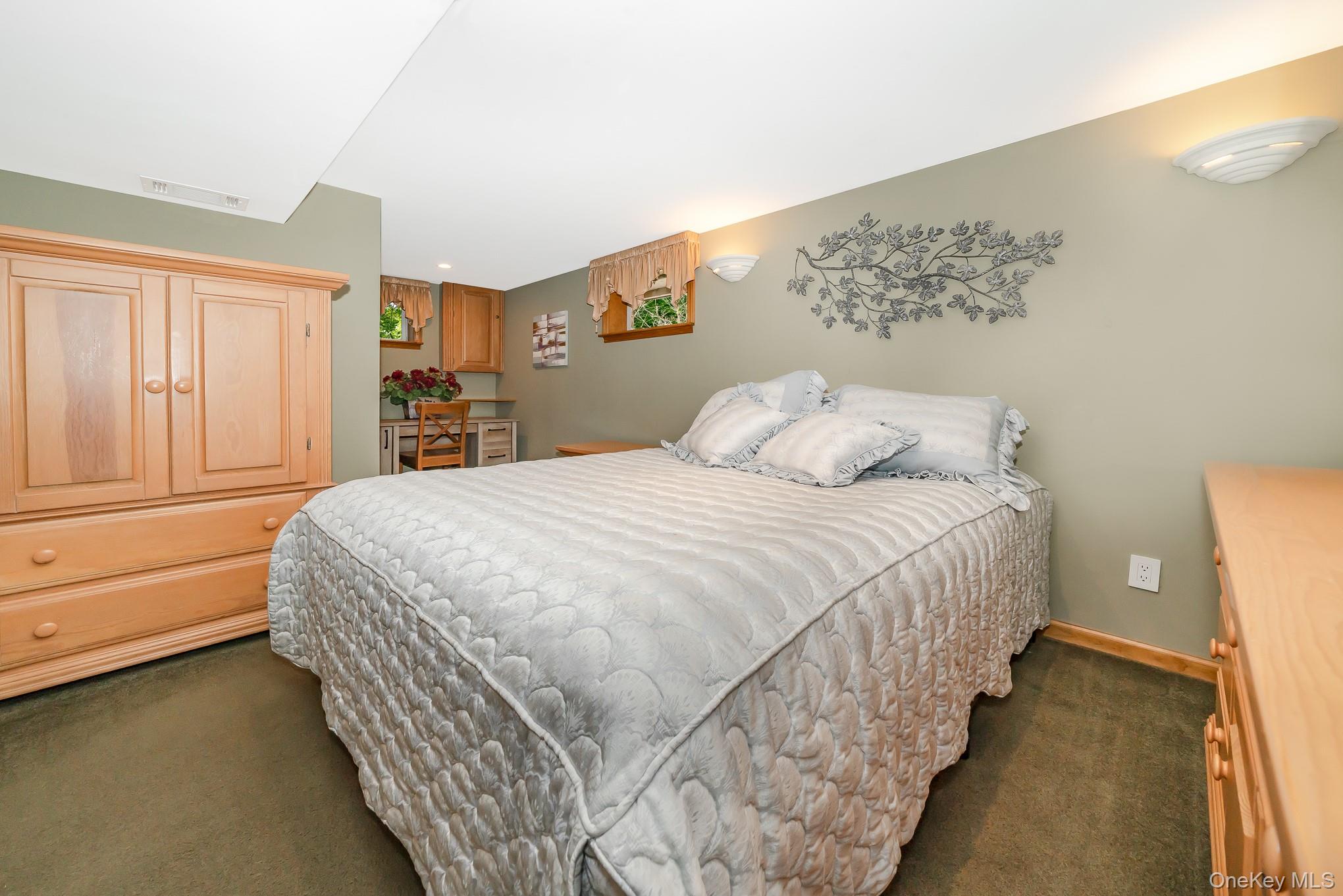 48 Glenwood Drive, Hauppauge, NY 11788