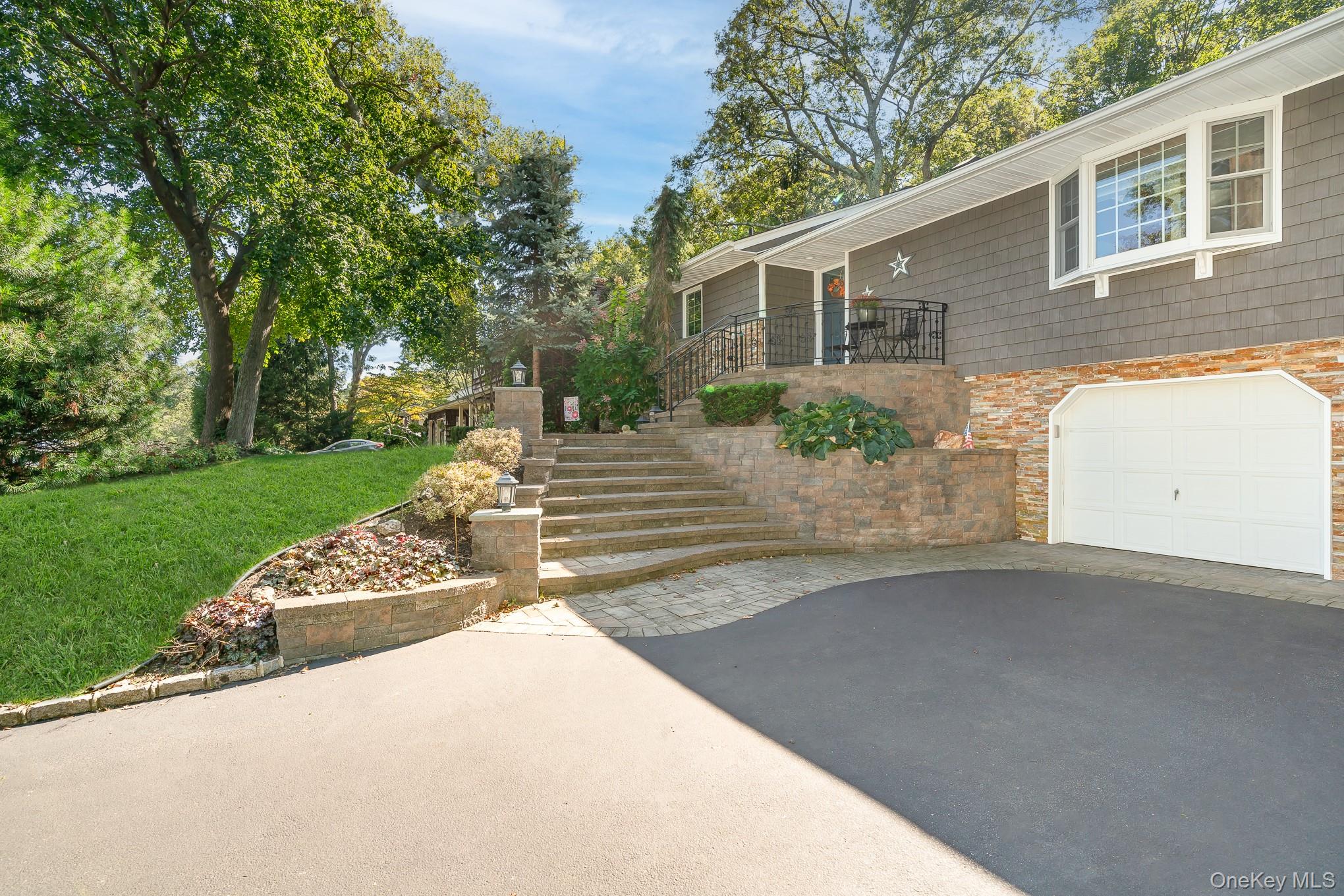 48 Glenwood Drive, Hauppauge, NY 11788