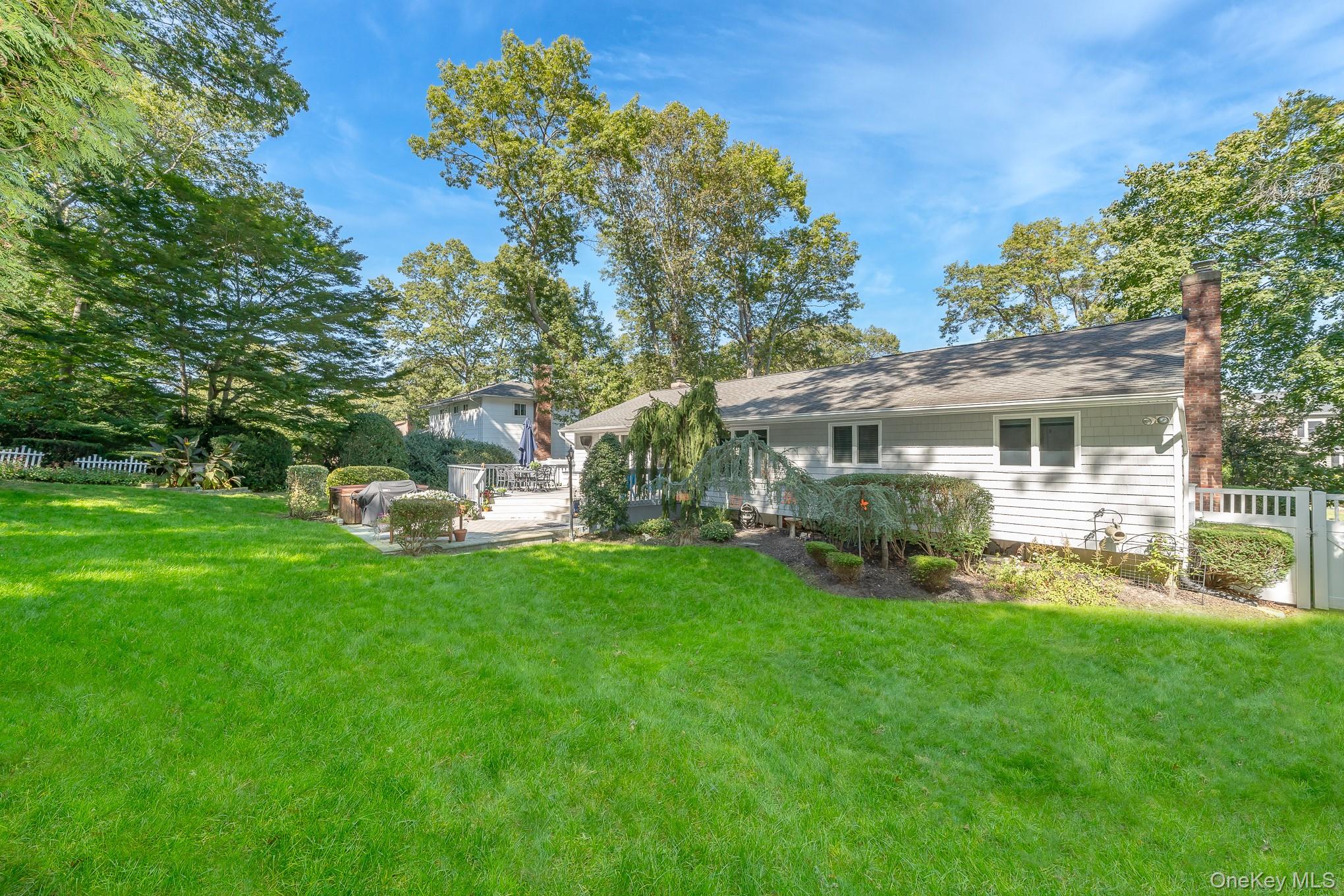 48 Glenwood Drive, Hauppauge, NY 11788