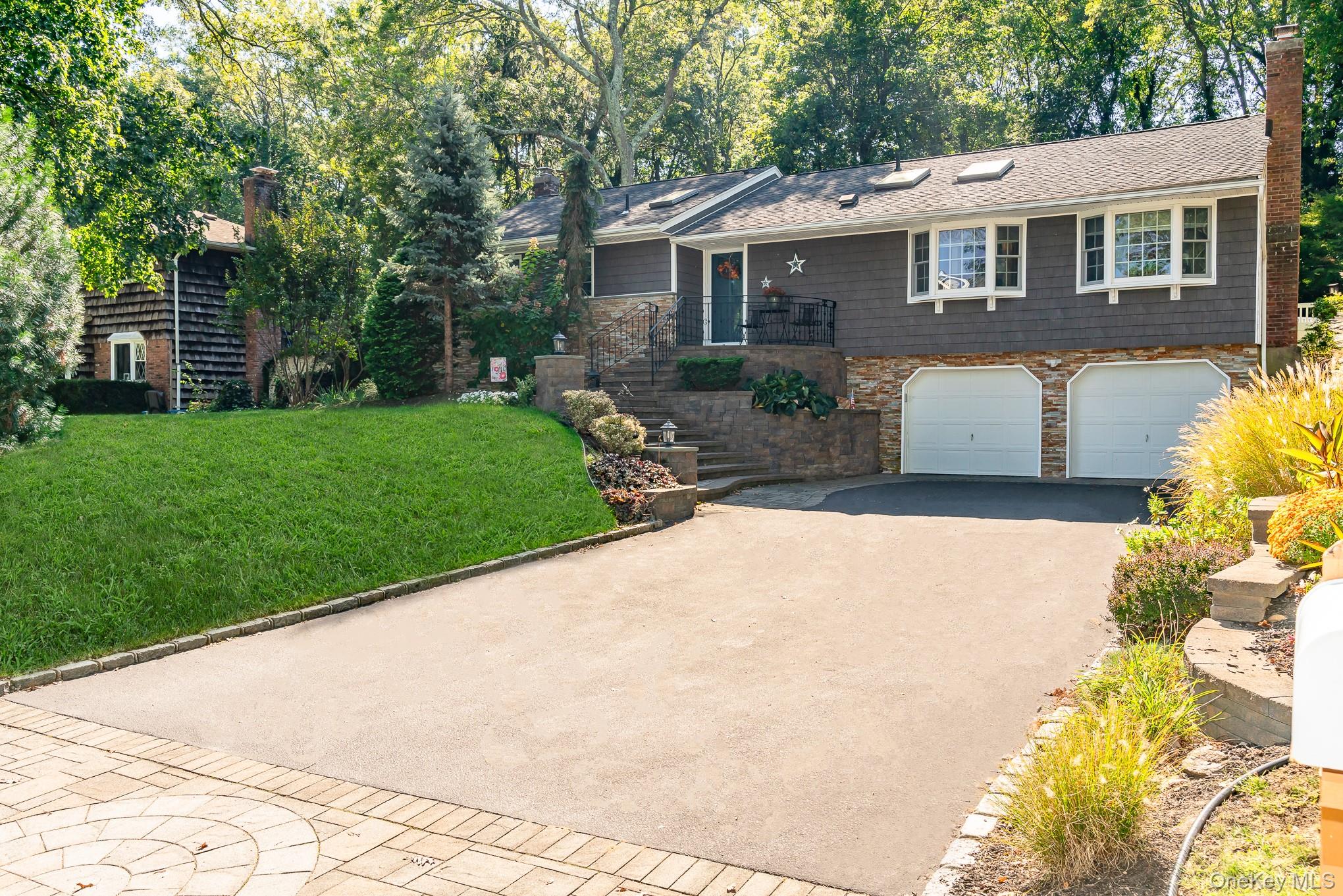 48 Glenwood Drive, Hauppauge, NY 11788