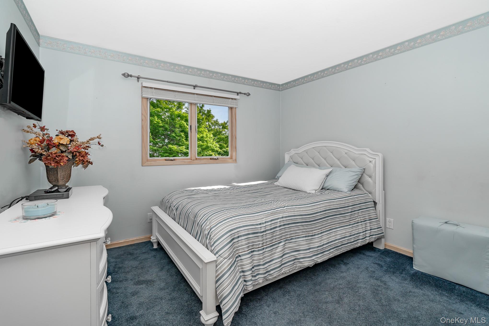 48 Glenwood Drive, Hauppauge, NY 11788