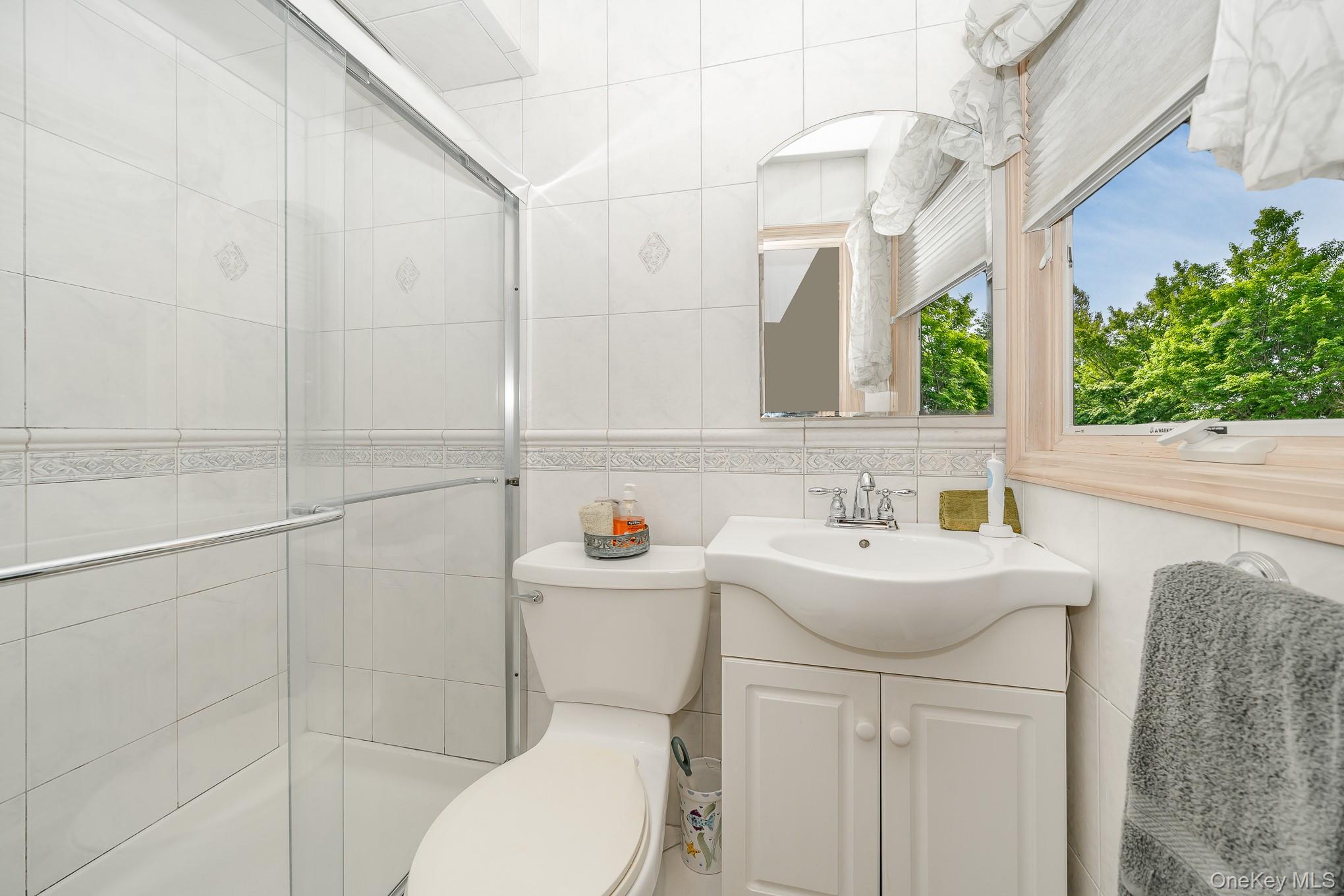 48 Glenwood Drive, Hauppauge, NY 11788