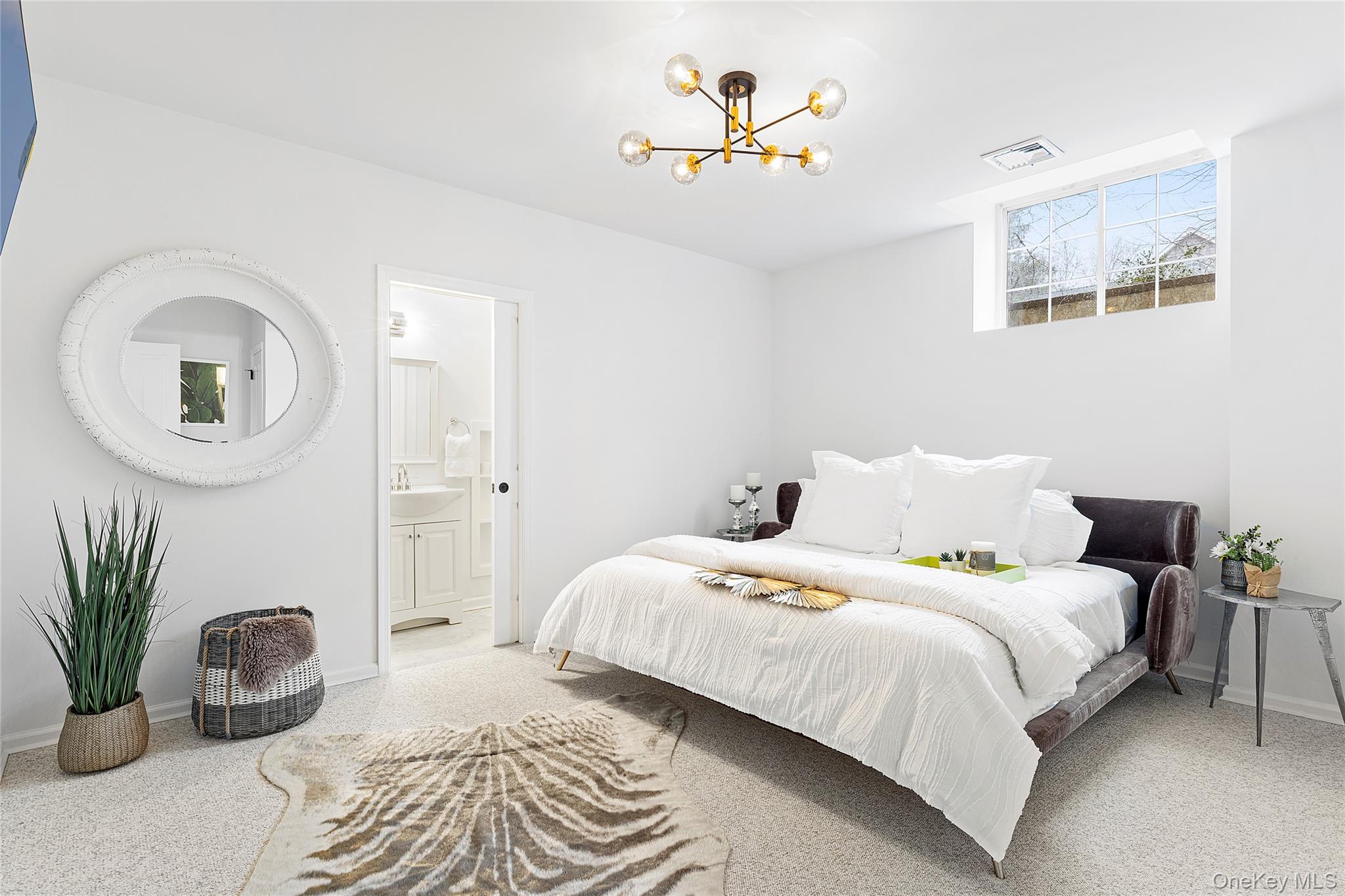 1106 N Sea Road, Southampton, NY 11968