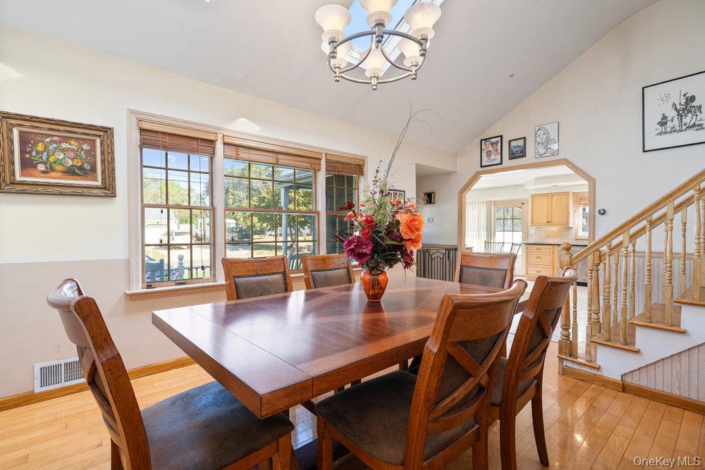 21 Larry Road, Selden, NY 11784