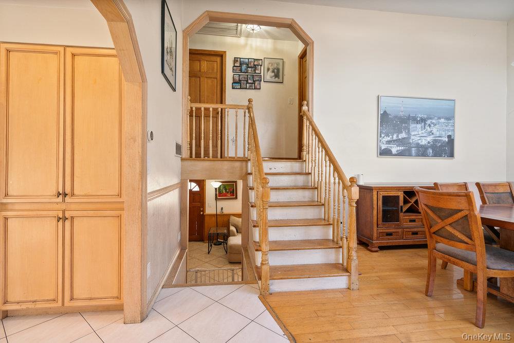 21 Larry Road, Selden, NY 11784