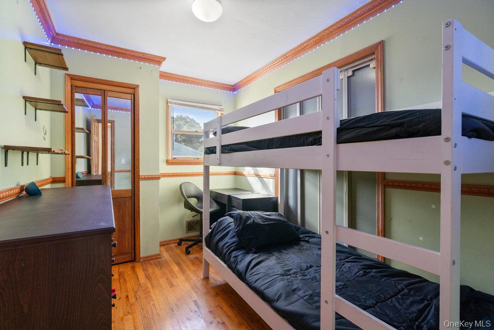 21 Larry Road, Selden, NY 11784