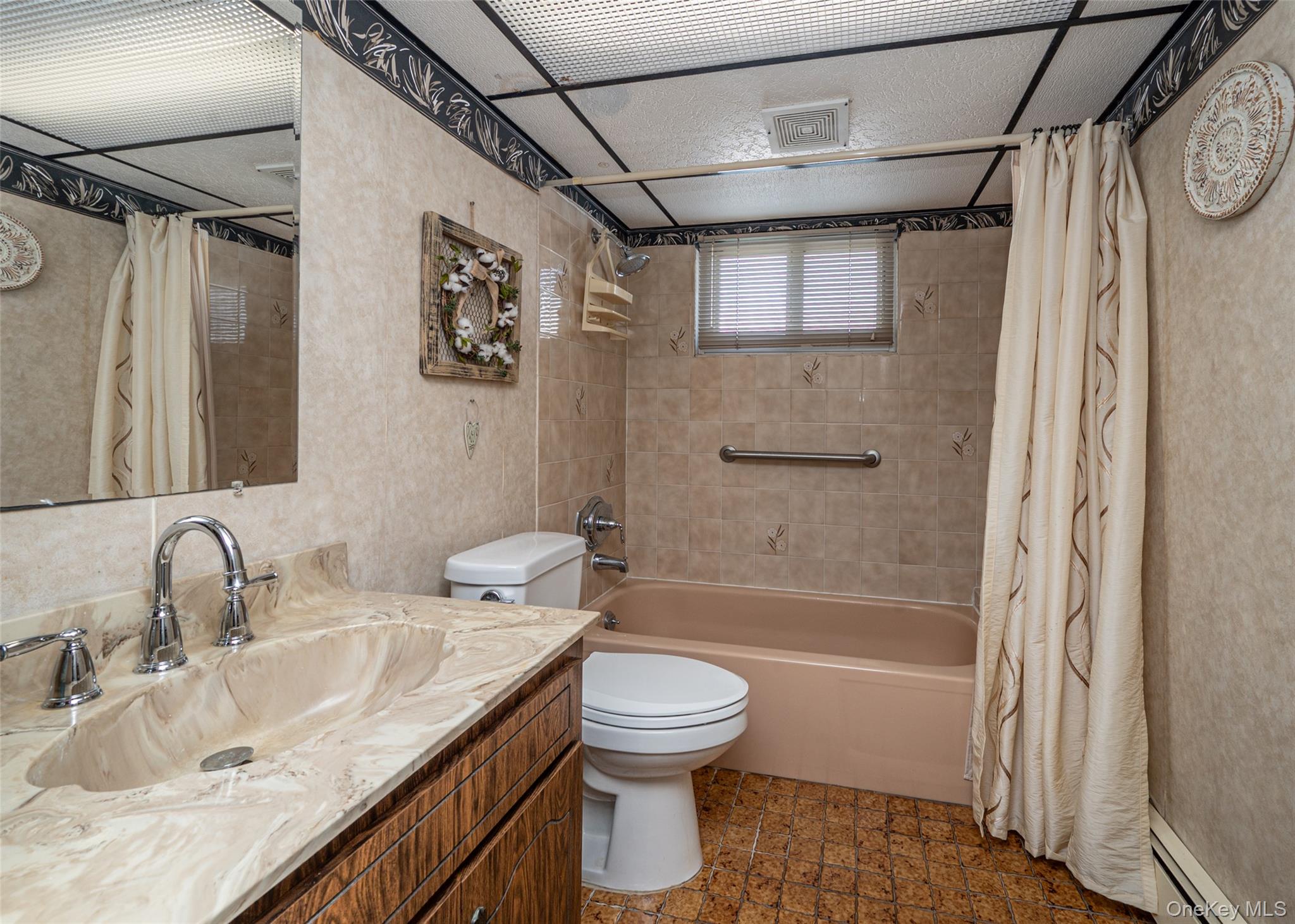 34 Scherer Street, Bethpage, NY 11714