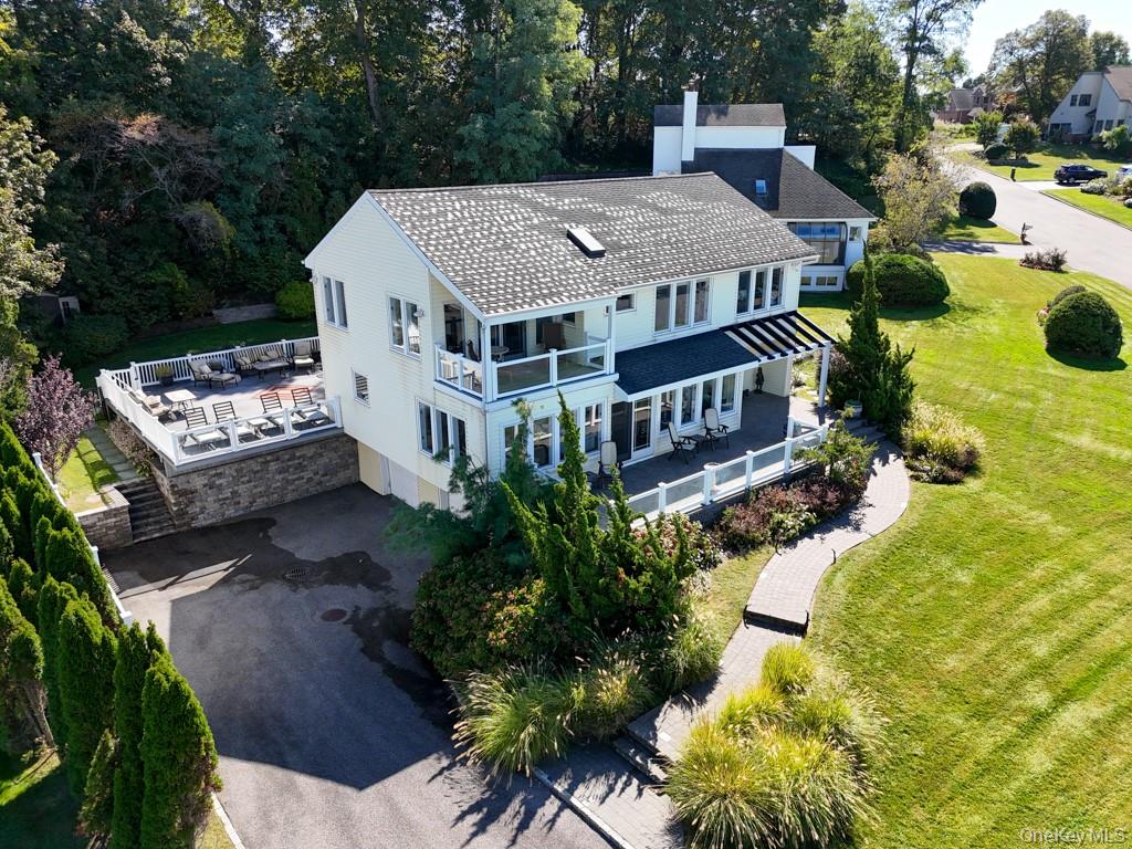 27 Mohring Bay Court, Bayville, NY 11709