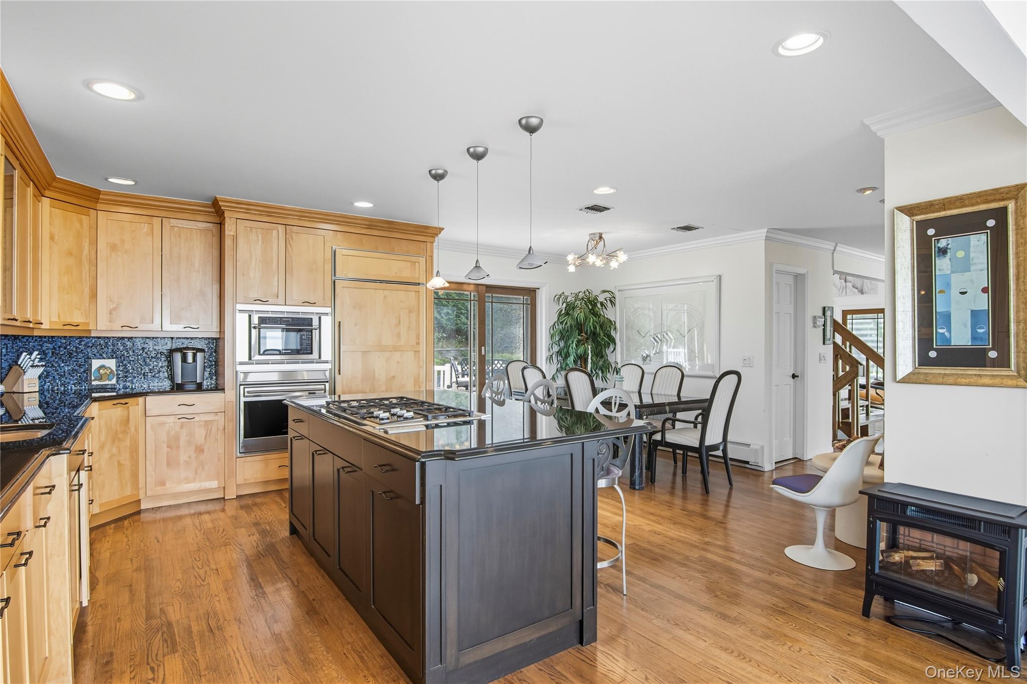 27 Mohring Bay Court, Bayville, NY 11709