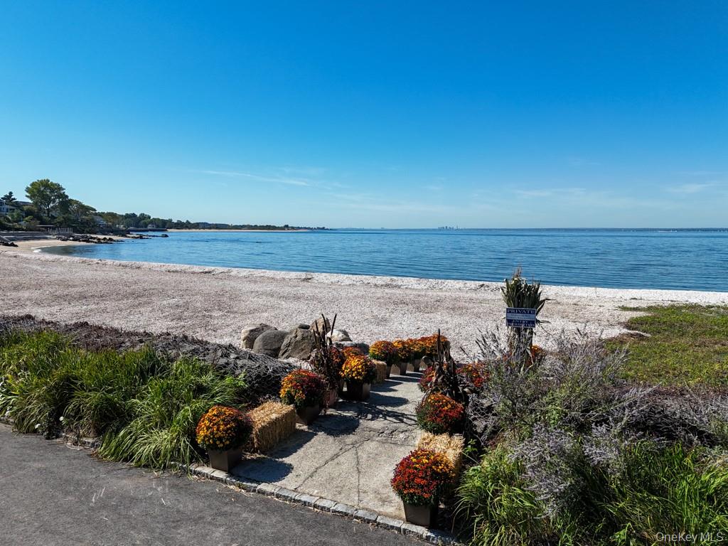 27 Mohring Bay Court, Bayville, NY 11709