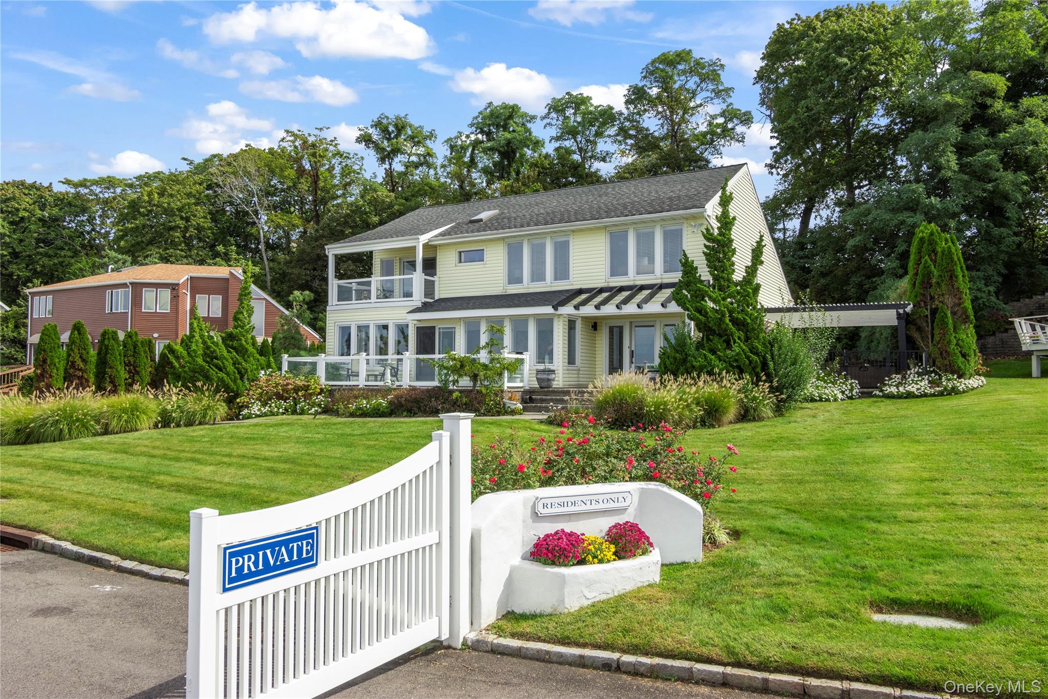 27 Mohring Bay Court, Bayville, NY 11709